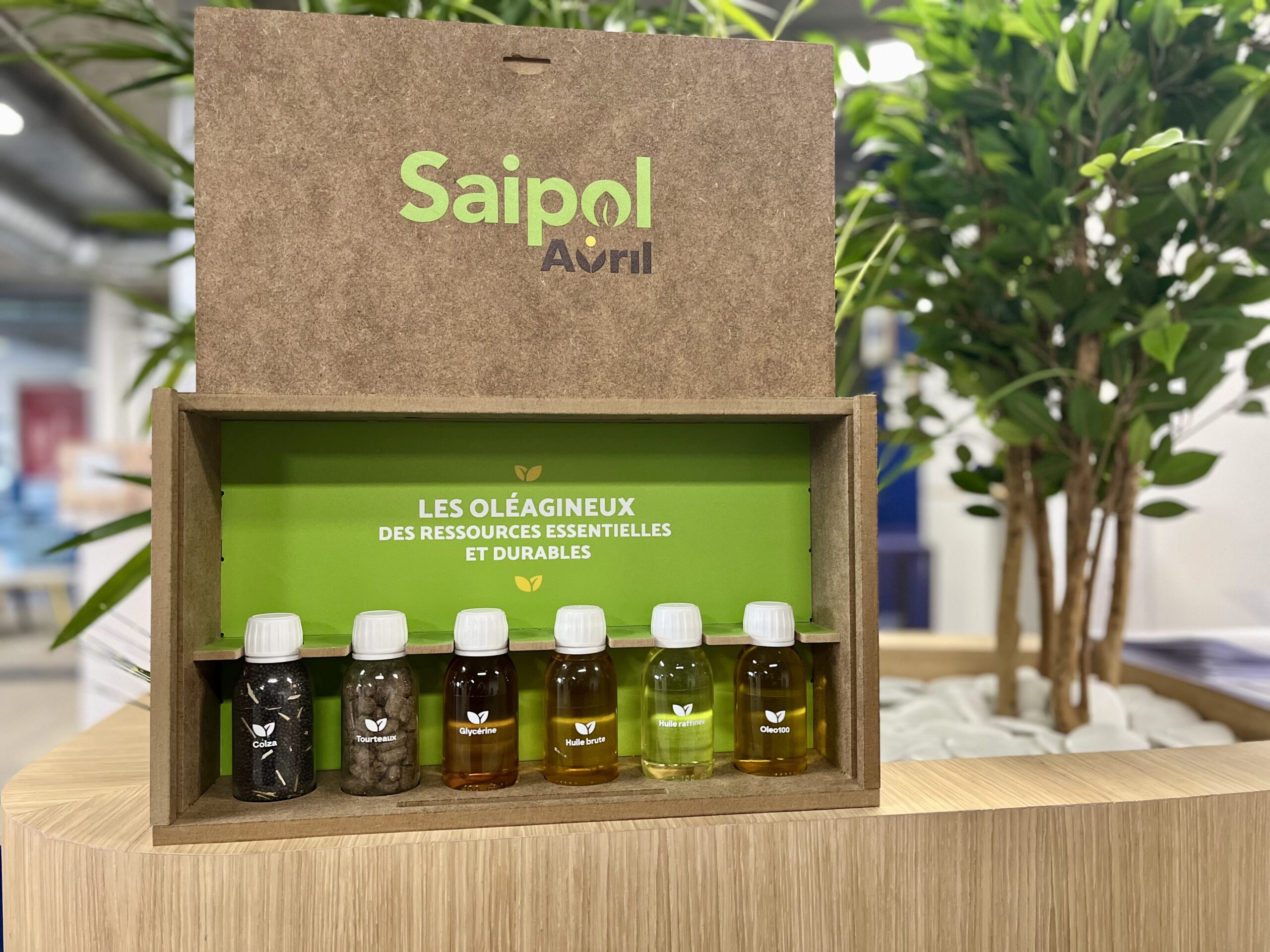 Réalisation agence Bee Happy pour Saipol - support de présentation tout-en-un totalement éco-conçu