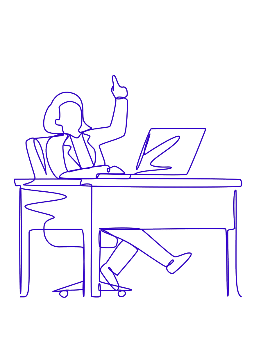 Femme travaillant sur un bureau
